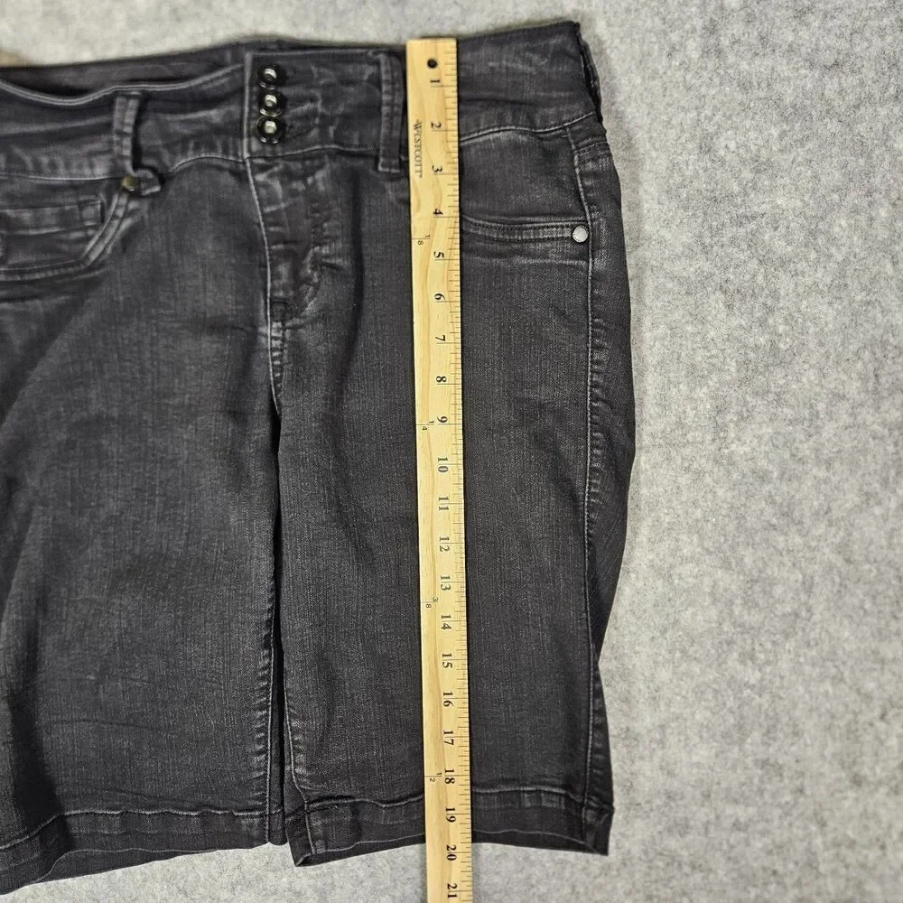 Torrid‎ Womens Black Bermuda Shorts Comfort Casual Rock Goth Scene Alt Size 12